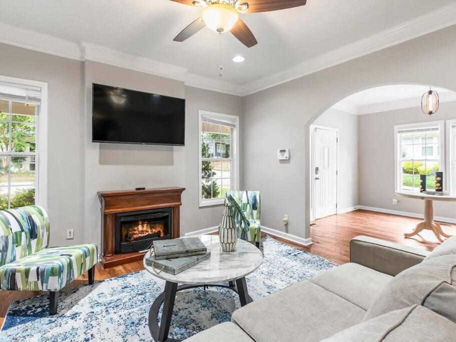 Gorgeous East Village Home Near Downtown Sleeps 12 5 Bedrooms Coffee Bbq Ac Parking Atlanta Exterior foto
